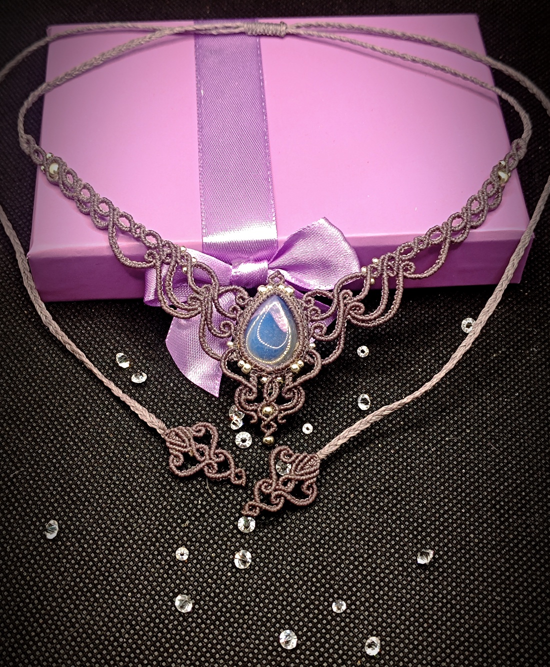 Colier delicat Princess Micromacrame cu Opal - bijuterii - coliere - chockere - Artynos.ro