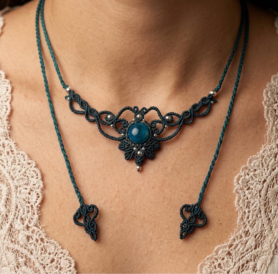 Colier mini delicat micromacrame ochi de tigru  - bijuterii - coliere - chockere - Artynos.ro