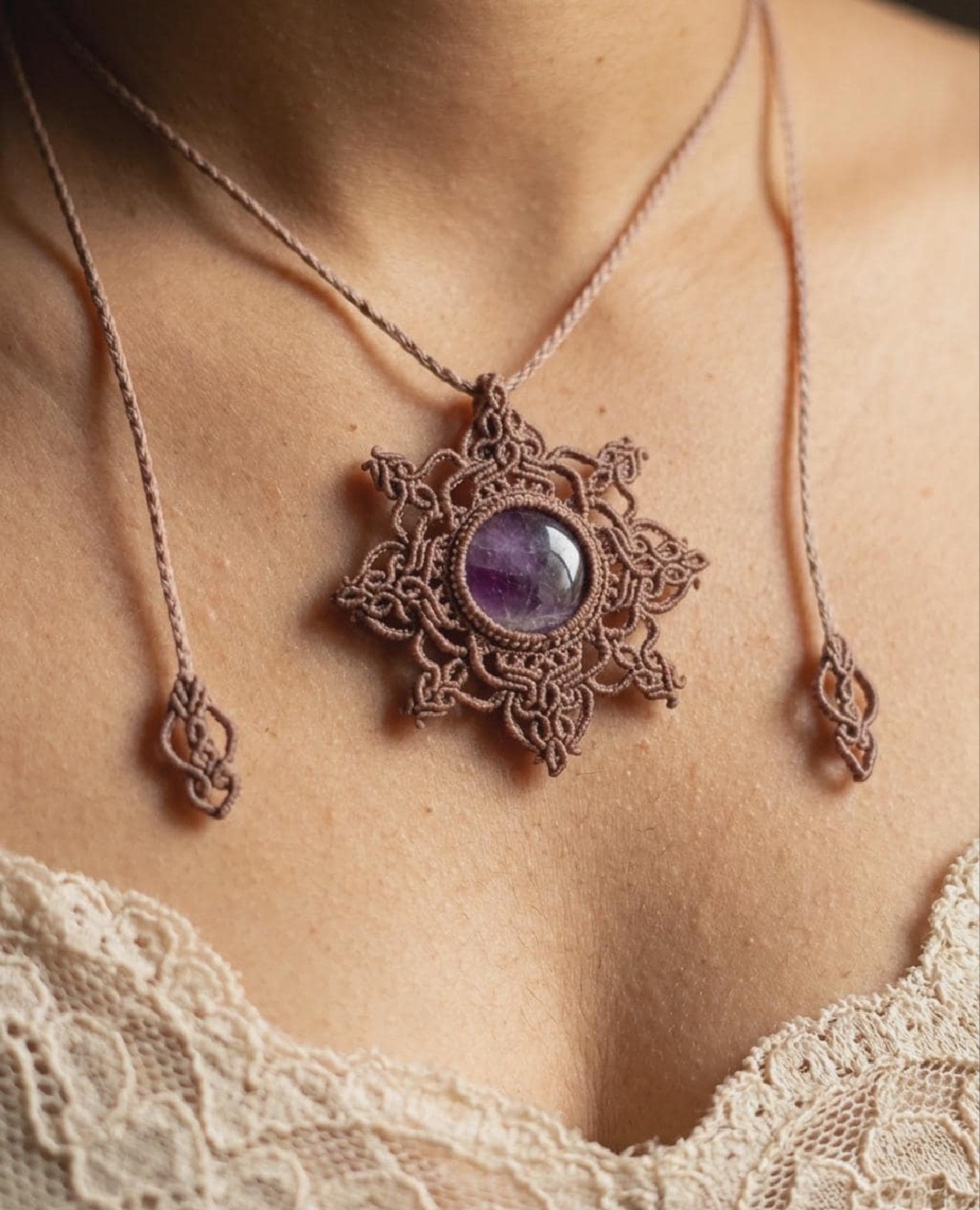 Pandantiv Talisman Mandala cu Ametist  - bijuterii - coliere - pandative - Artynos.ro