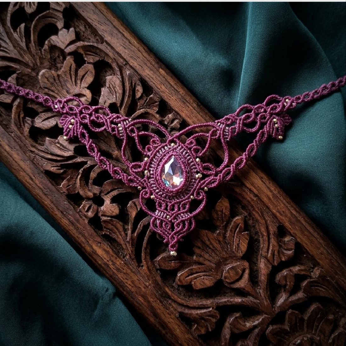 Colier violet elegant micromacrame  - bijuterii - coliere - chockere - Artynos.ro