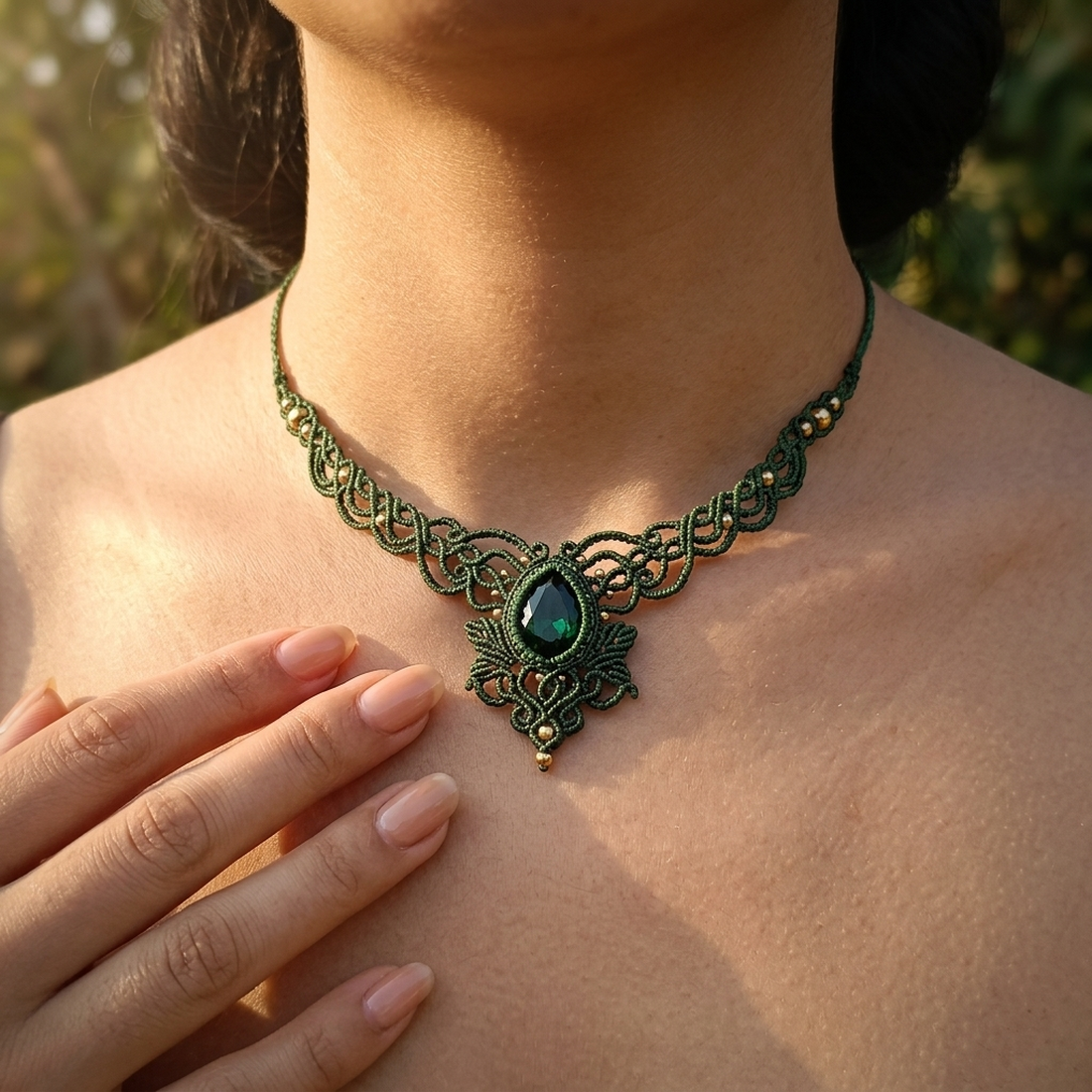 Colier Verde  Elegant Micromacrame Cu Cristal Swarovski  - bijuterii - coliere - chockere - Artynos.ro