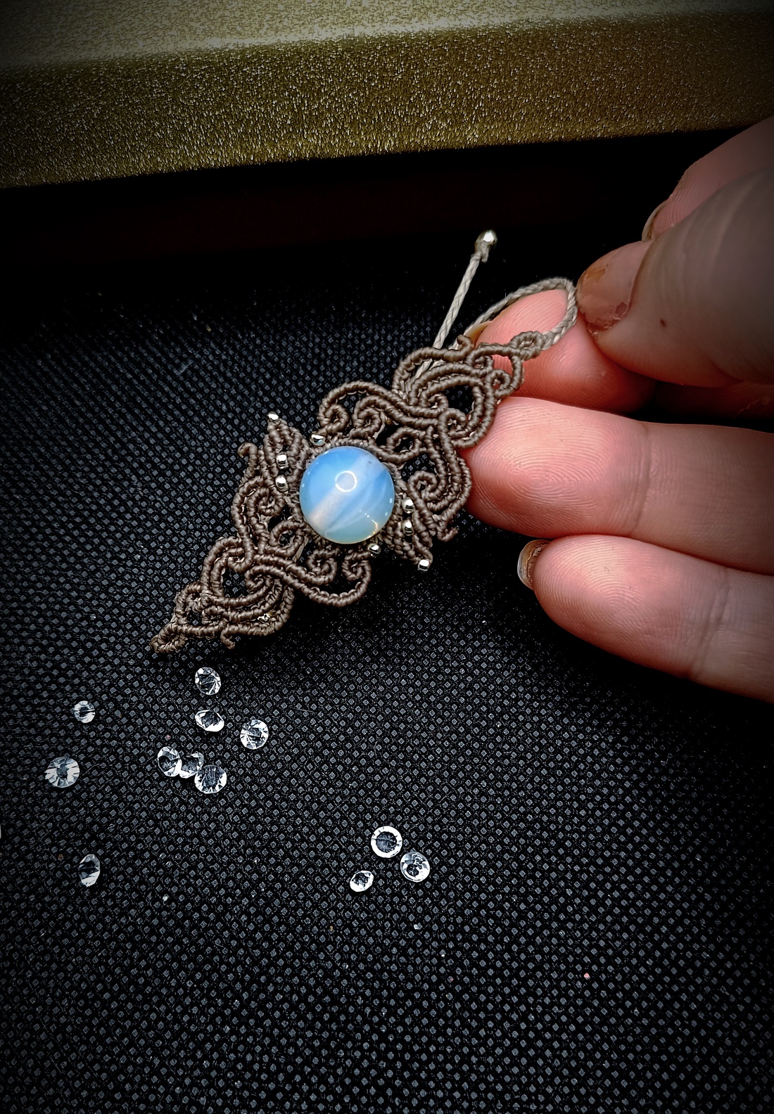 Brățară Frunze Micromacrame Cu Opal   - bijuterii - brățări - brățări din pietre semiprețioase - Artynos.ro