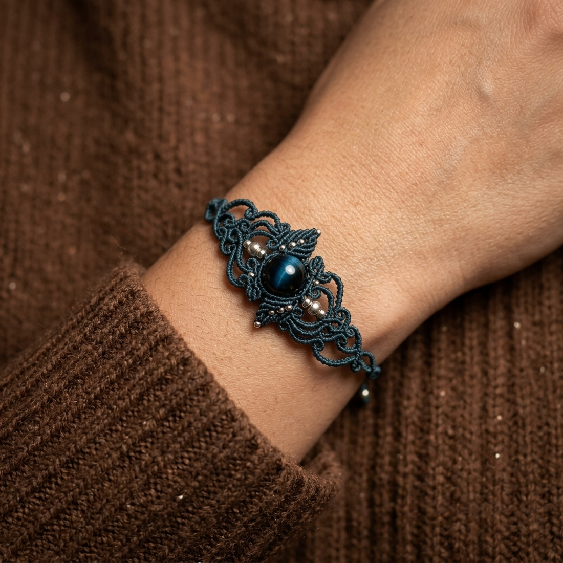 Bratara Frunze Micromacrame cu Ochi de tigru albastru - bijuterii - brățări - brățări din pietre semiprețioase - Artynos.ro