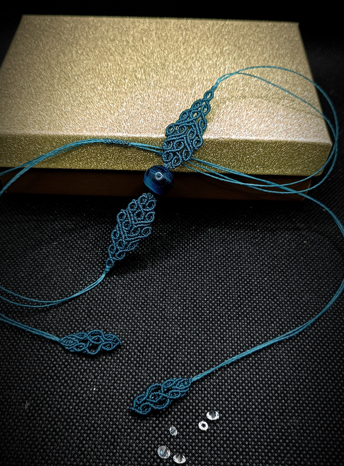 Colier Minimalist Talisman Micromacrame cu Ochi de tigru Albastru - bijuterii - coliere - coliere din pietre semiprețioase - Artynos.ro