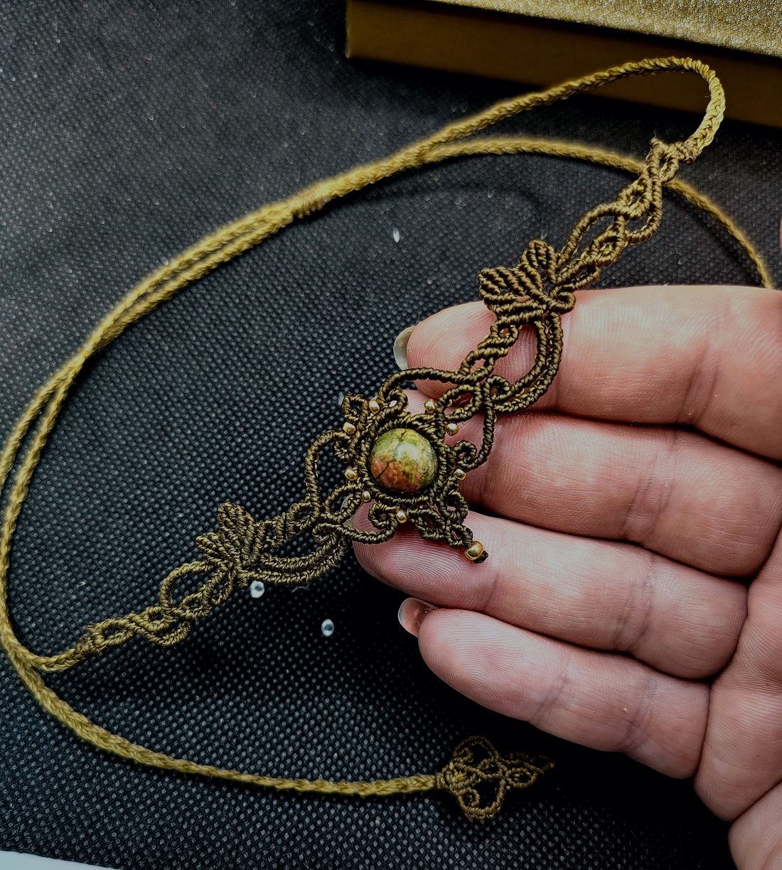 Choker Delicat Bronz Micromacrame Cu Unakite - bijuterii - coliere - chockere - Artynos.ro