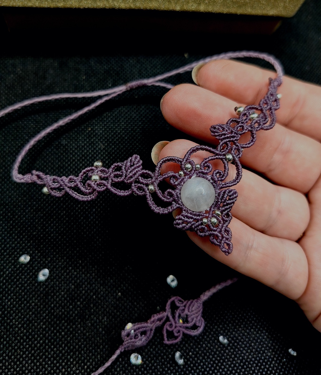 Choker Mov Lila Frunze Micromacrame Cu Piatra Lunii - bijuterii - coliere - chockere - Artynos.ro