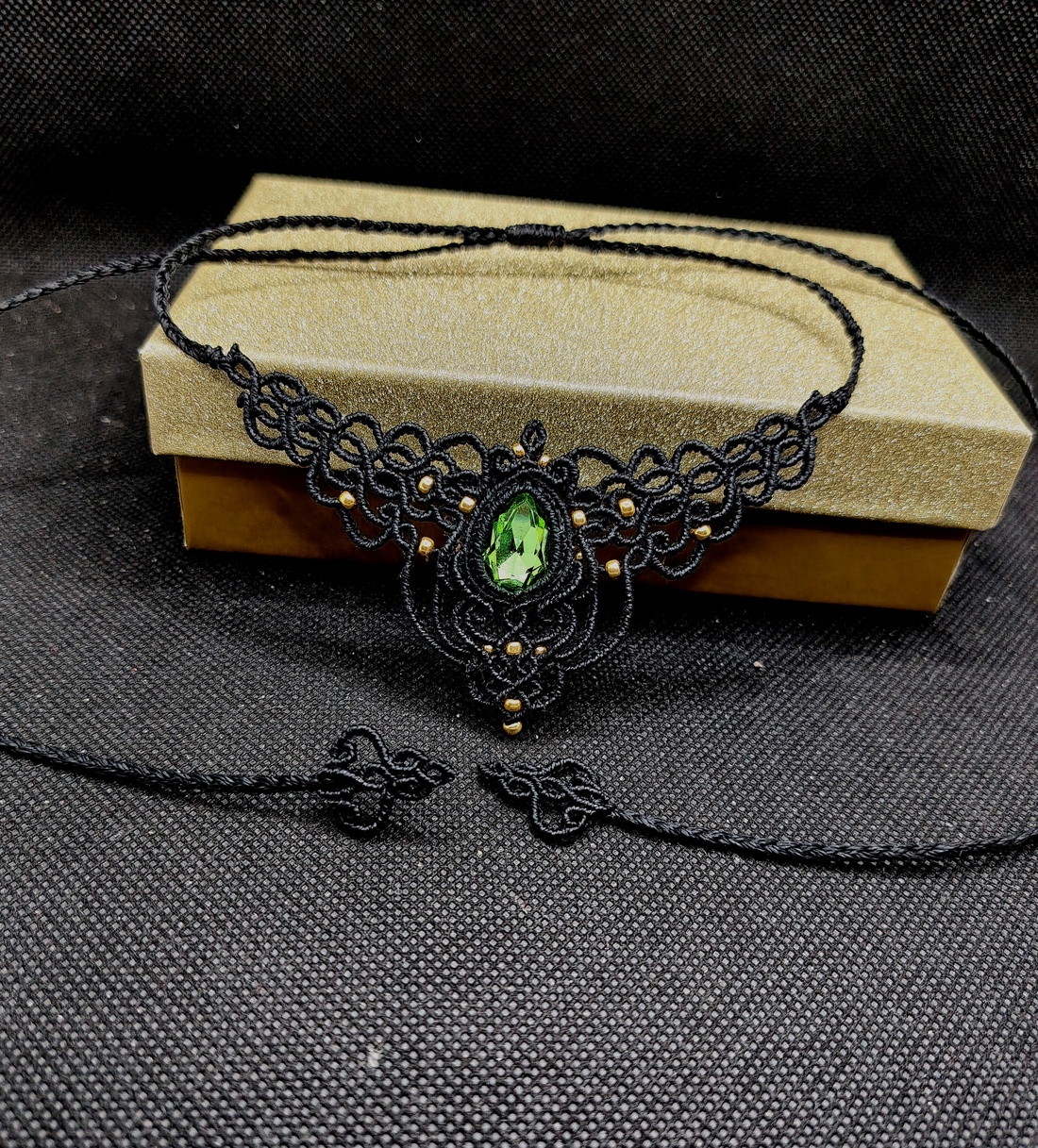 Colier Elegant Victorian Micromacrame Cu Cristal Swarovsky  - bijuterii - coliere - chockere - Artynos.ro