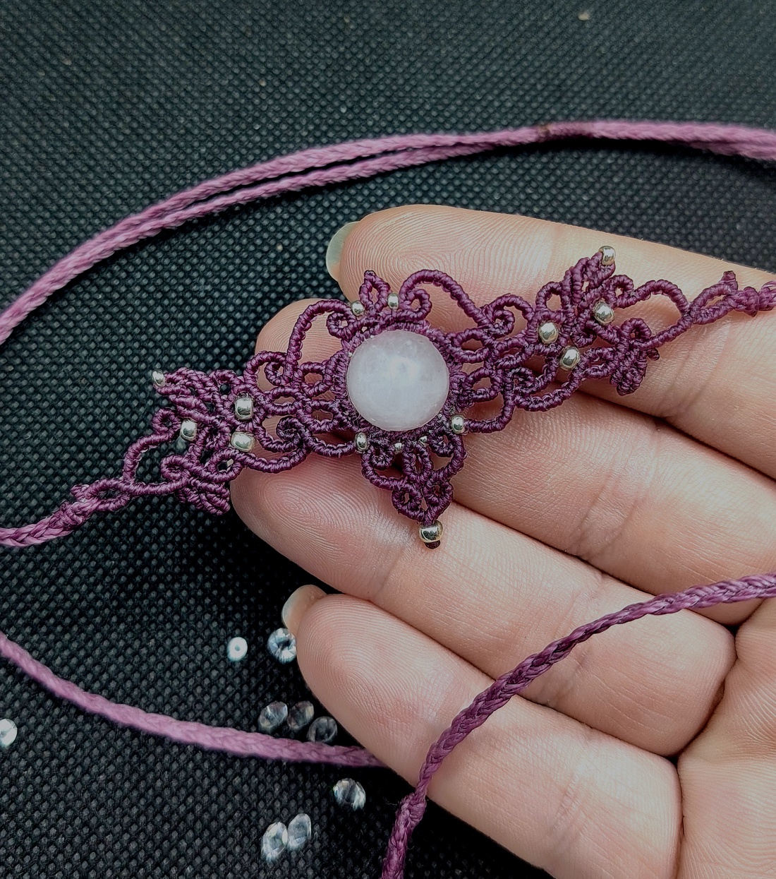 Choker Delicat Frunze Micromacrame Cu Cuart Roz - bijuterii - coliere - chockere - Artynos.ro