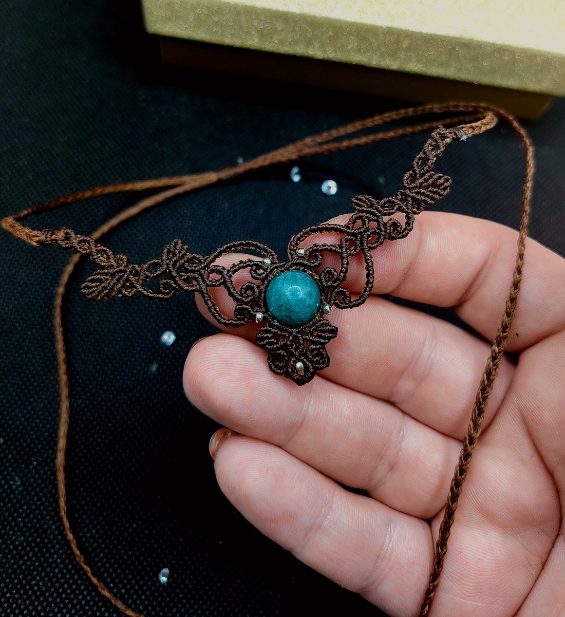 Colier macrame choker minimalist cu acvamarin  - bijuterii - coliere - chockere - Artynos.ro