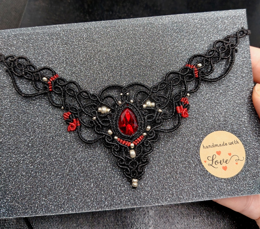 Colier Negru Victorian Micromacrame Cu Cristal Swarovski  - bijuterii - coliere - chockere - Artynos.ro