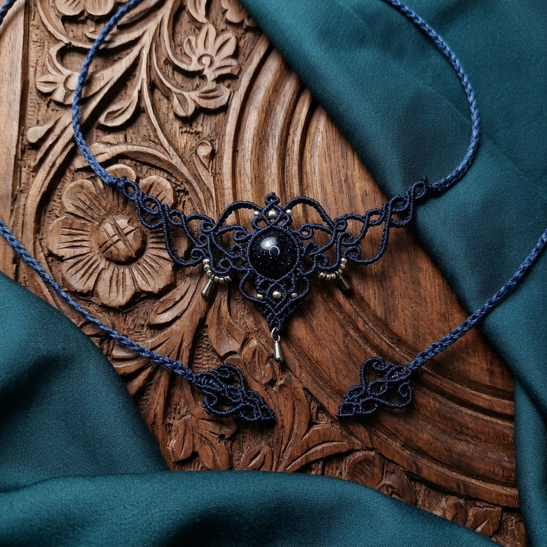 Colier Choker Albastru Delicat Micromacrame Cu Piatra Soarelui  - bijuterii - coliere - chockere - Artynos.ro