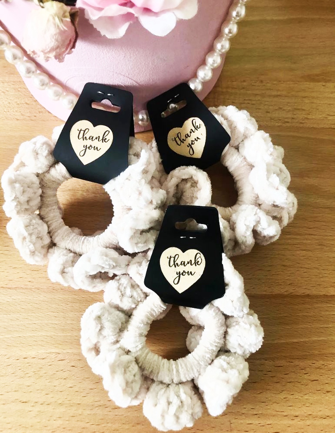 Scrunchie crosetat manual - îmbrăcăminte și modă - accesorii păr - elastic de păr - Artynos.ro Scrunchie crosetat manual - îmbrăcăminte și modă - accesorii păr - elastic de păr - Artynos.ro