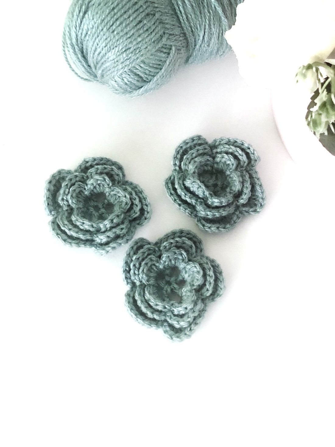 Flori crosetate - casă & stil de viață - accesorii pentru decorat casa - suport de flori - accesorii florale - Artynos.ro Flori crosetate - casă & stil de viață - accesorii pentru decorat casa - suport de flori - accesorii florale - Artynos.ro