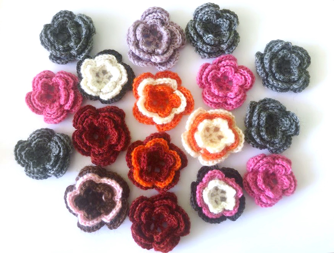 Flori crosetate - accessorii și unelte - obiecte de decorare - textil de decorare - Artynos.ro Flori crosetate - accessorii și unelte - obiecte de decorare - textil de decorare - Artynos.ro