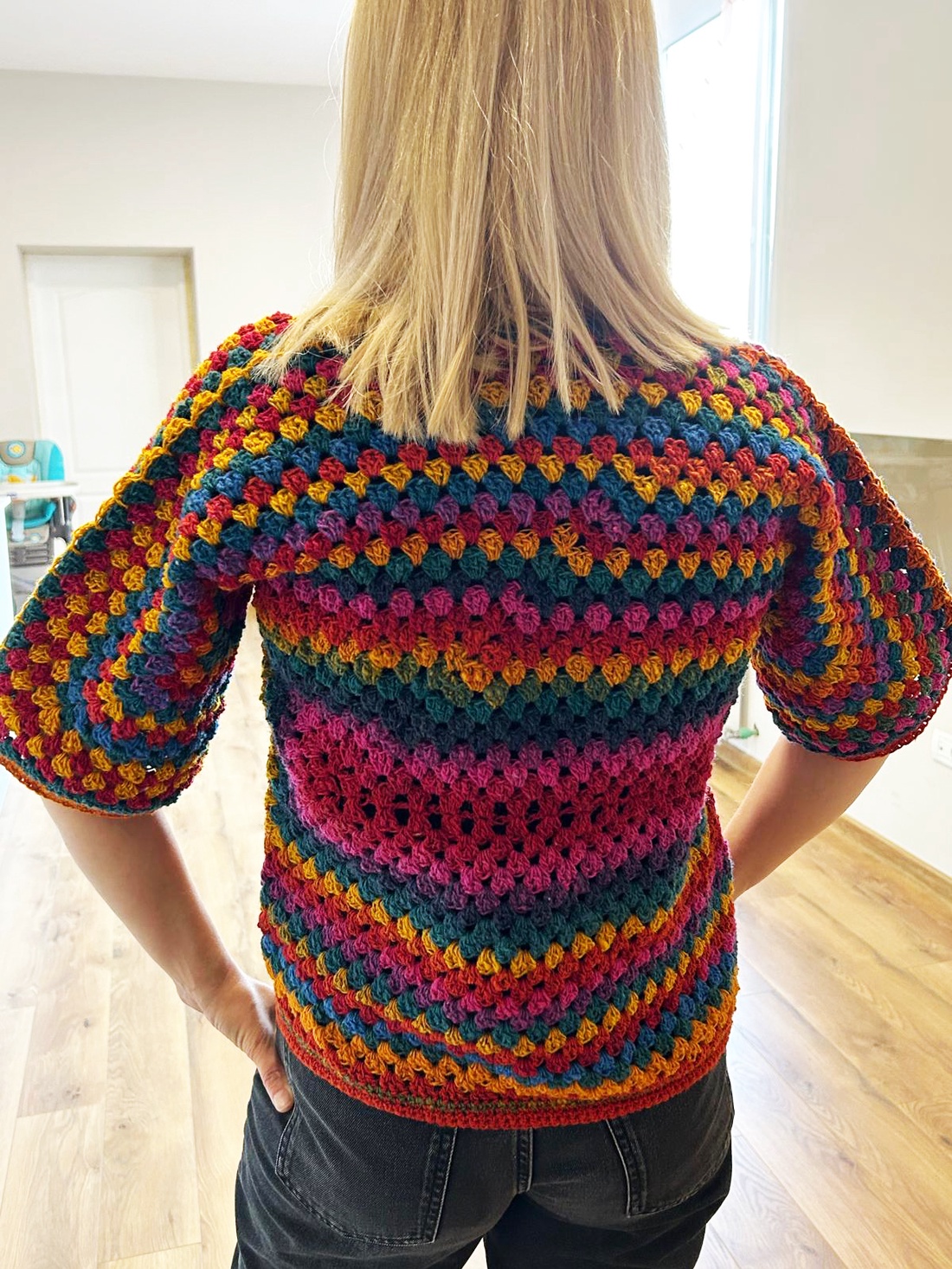 Cardigan Croșetat Manual din Lână - îmbrăcăminte și modă - haine damă - hanorace, cardigane - Artynos.ro Cardigan Croșetat Manual din Lână - îmbrăcăminte și modă - haine damă - hanorace, cardigane - Artynos.ro