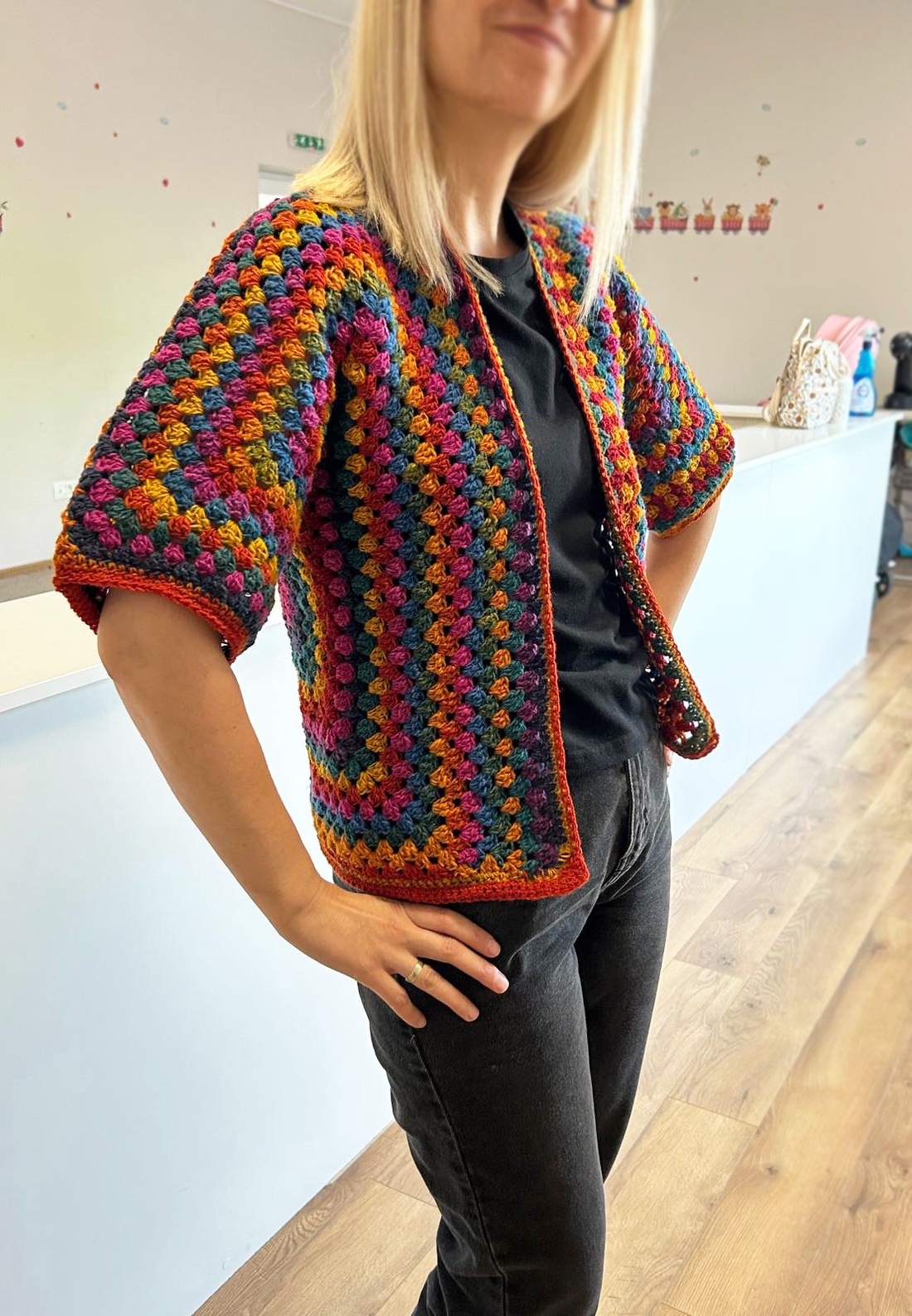 Cardigan Croșetat Manual din Lână - îmbrăcăminte și modă - haine damă - hanorace, cardigane - Artynos.ro Cardigan Croșetat Manual din Lână - îmbrăcăminte și modă - haine damă - hanorace, cardigane - Artynos.ro