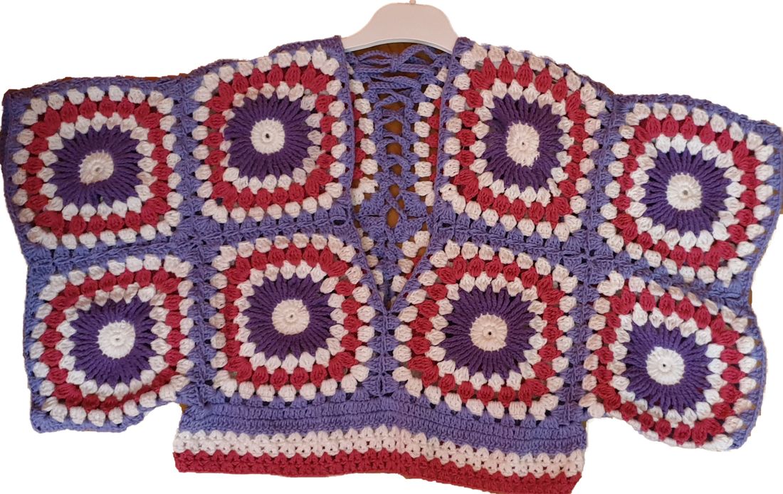 Vestă din patrate granny cu sireturi si decolteu reglabil - îmbrăcăminte și modă - haine damă - vestă femei - Artynos.ro