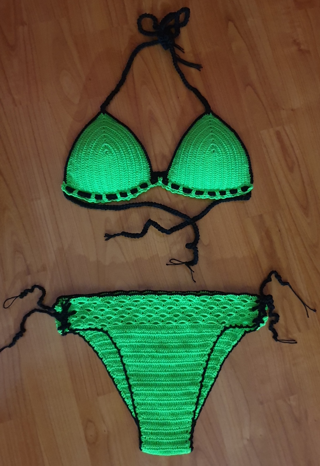 S-Costum de plajă crosetat - îmbrăcăminte și modă - haine damă - costume de baie și lenjerie de corp - Artynos.ro S-Costum de plajă crosetat - îmbrăcăminte și modă - haine damă - costume de baie și lenjerie de corp - Artynos.ro