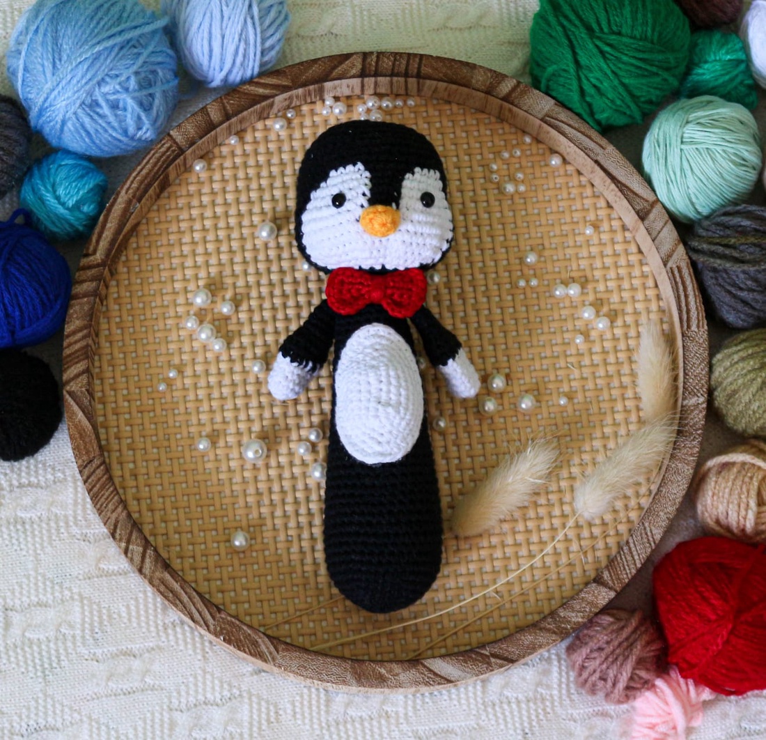 Jucărie cu zornăitoare pinguin  - jucării și echipamente pentru copii - jucării bebeluși - zurgălăi - Artynos.ro Jucărie cu zornăitoare pinguin  - jucării și echipamente pentru copii - jucării bebeluși - zurgălăi - Artynos.ro