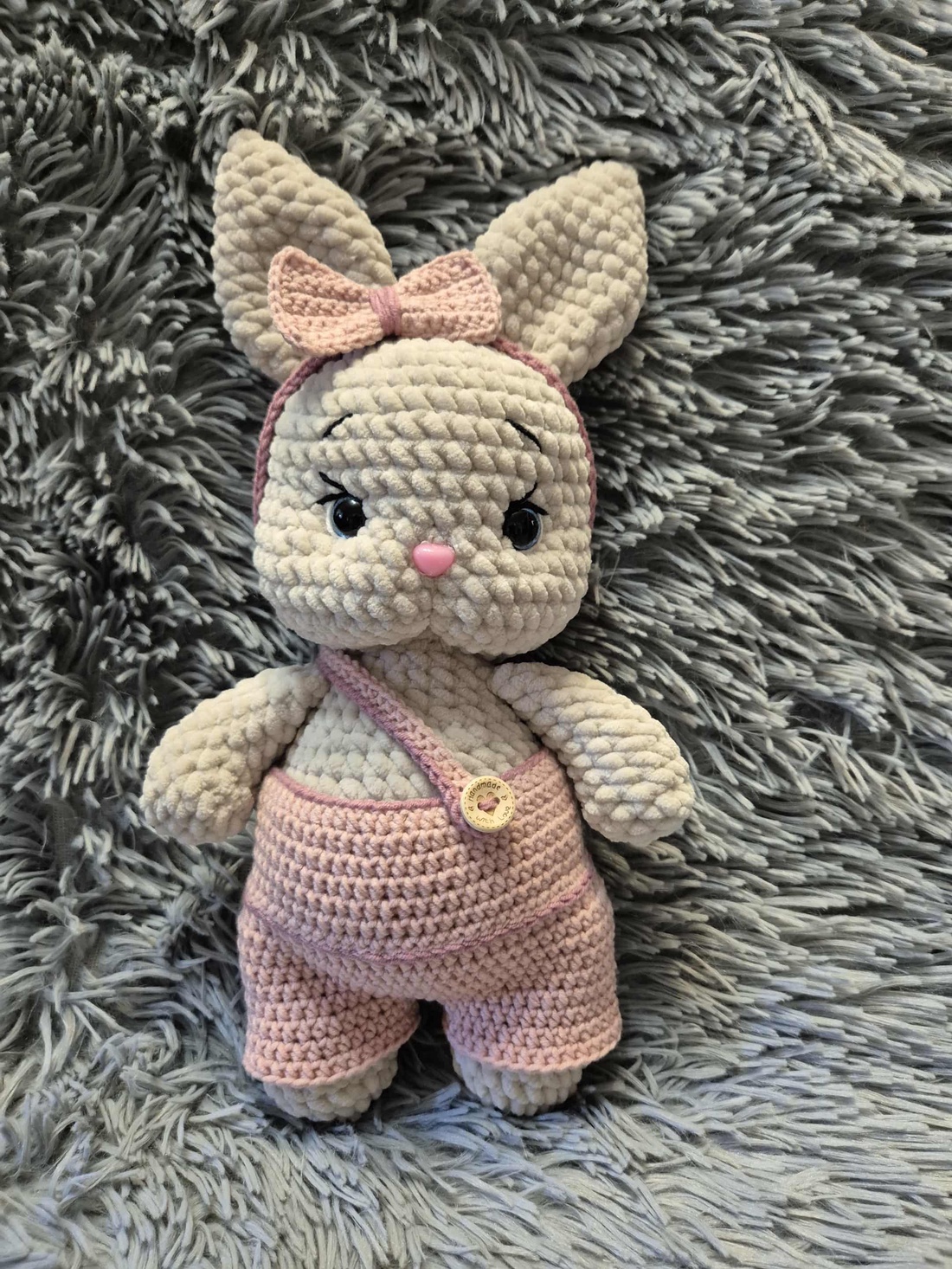 Iepuraș croșetat manual - jucării și echipamente pentru copii - plușuri - iepure de pluș - Artynos.ro