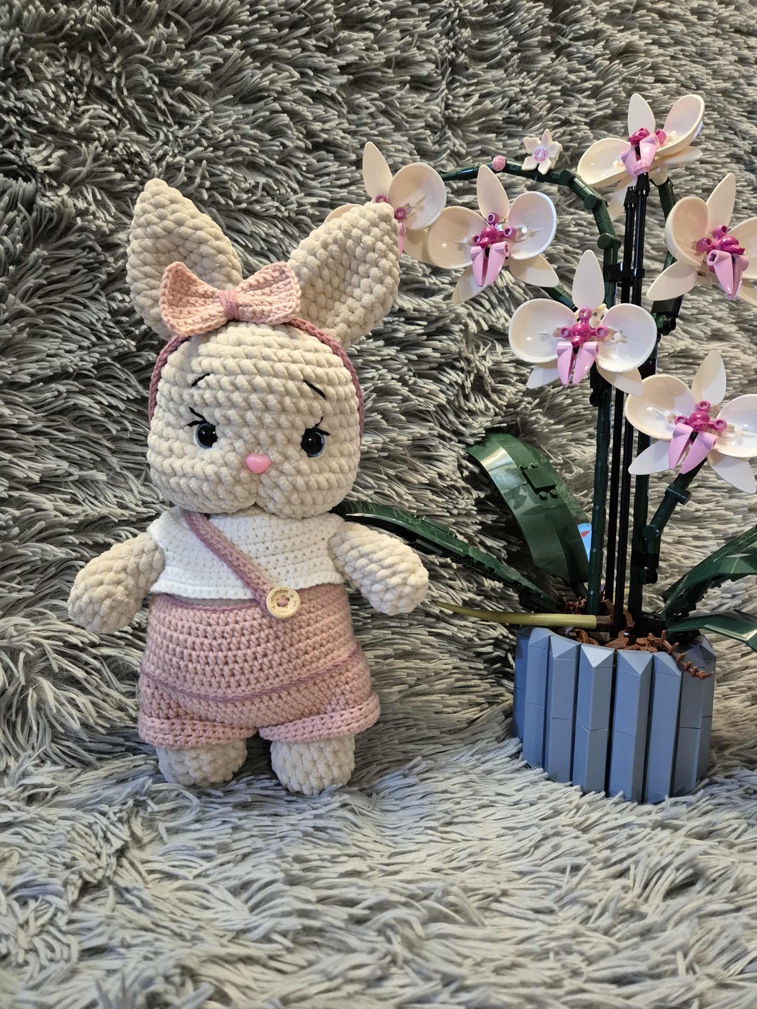 Iepuraș croșetat manual - jucării și echipamente pentru copii - plușuri - iepure de pluș - Artynos.ro