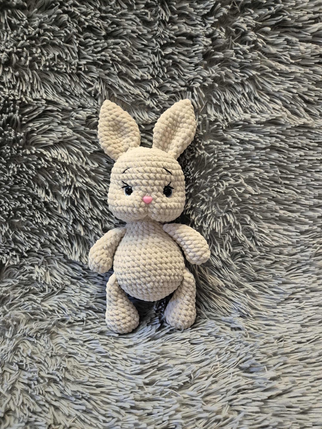 Iepuraș croșetat manual - jucării și echipamente pentru copii - plușuri - iepure de pluș - Artynos.ro