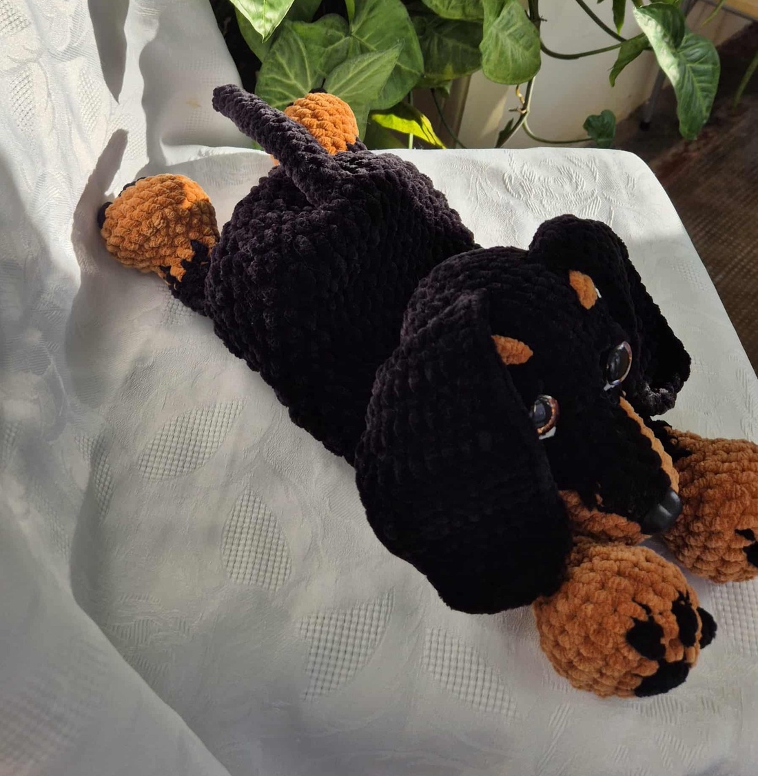 Prieten de Somn  Cățeluș Teckel - jucării și echipamente pentru copii - plușuri - câine de pluș - Artynos.ro