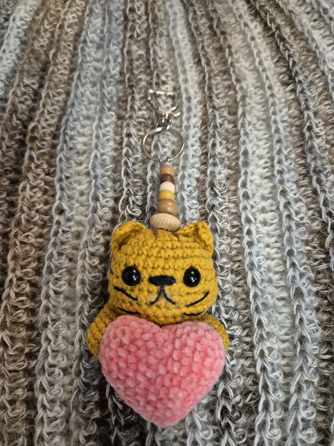 Inimioară cu animăluț - genți și portofele - accesorii genți - breloc - Artynos.ro