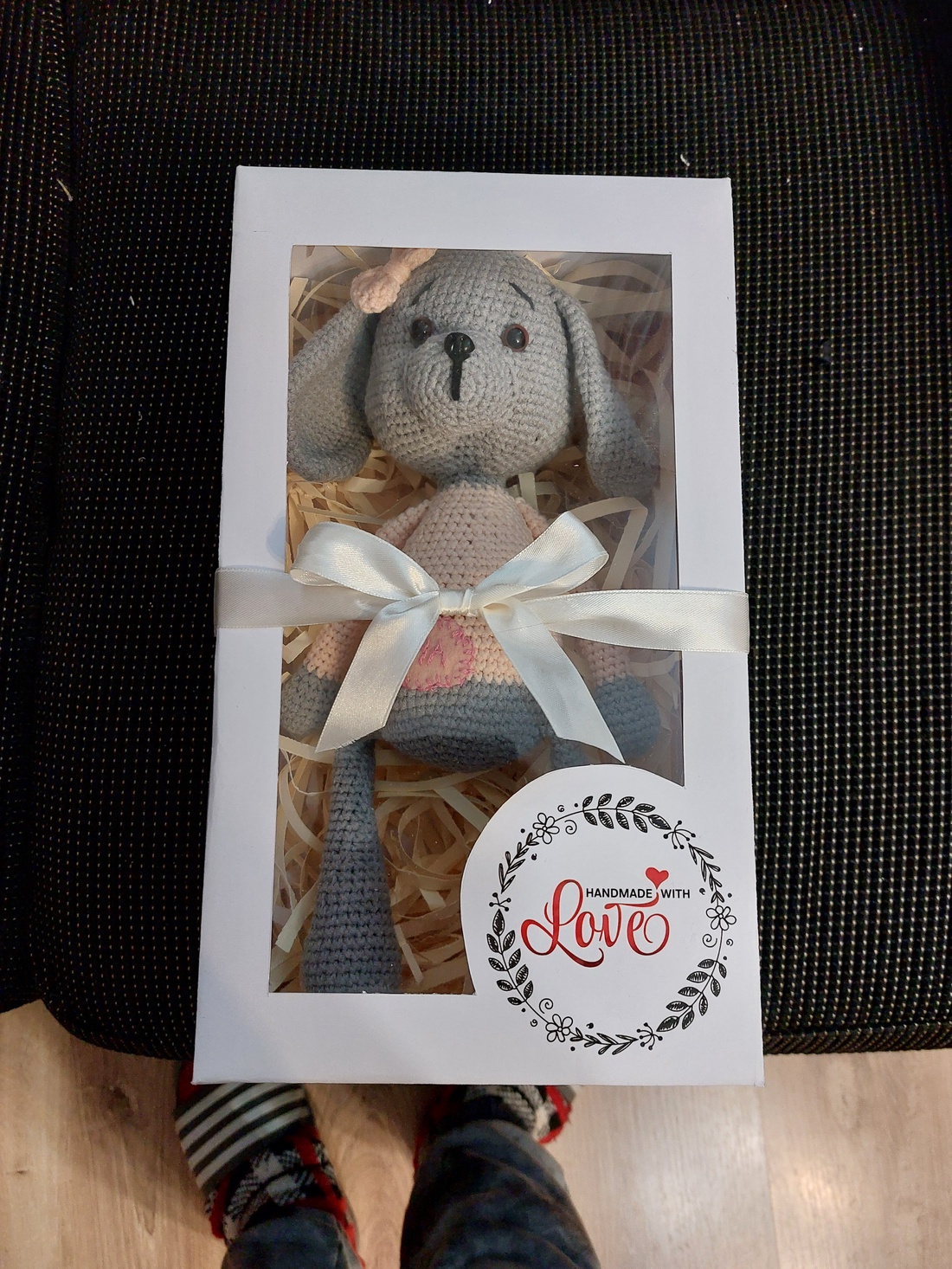 Cățelușă retro cu Fundiță și Nume - jucării și echipamente pentru copii - plușuri - câine de pluș - Artynos.ro