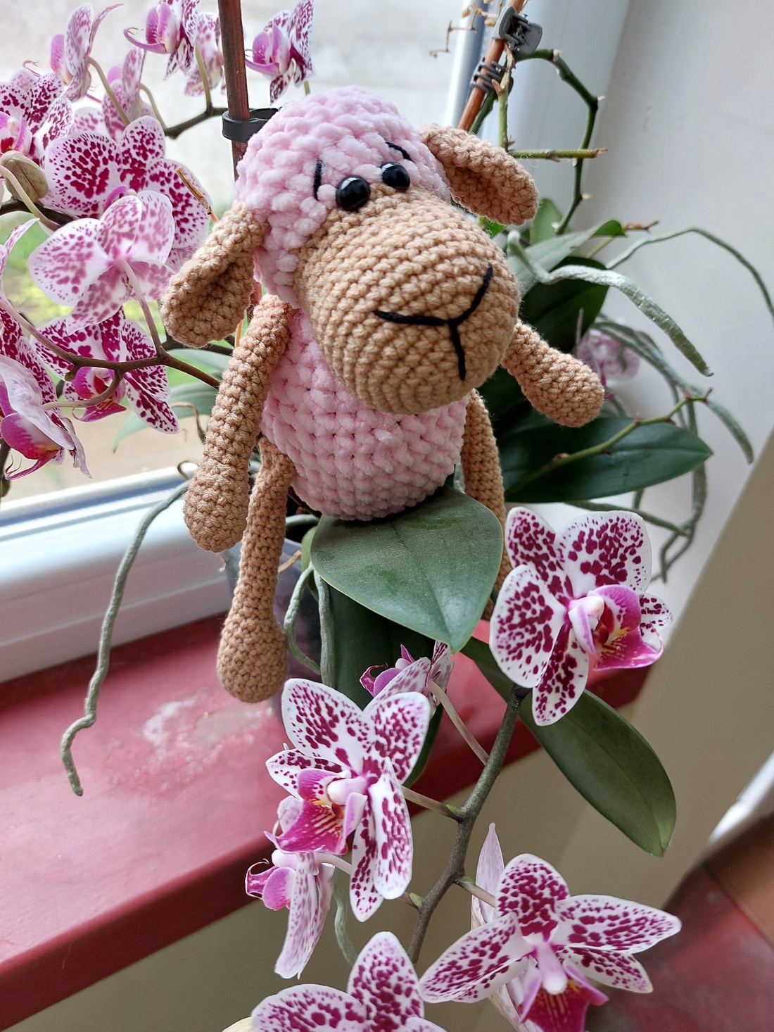 Oiță Norișor din Fir Catifelat � Prietena cea mai pufoasă - jucării și echipamente pentru copii - plușuri - miel de pluș - Artynos.ro