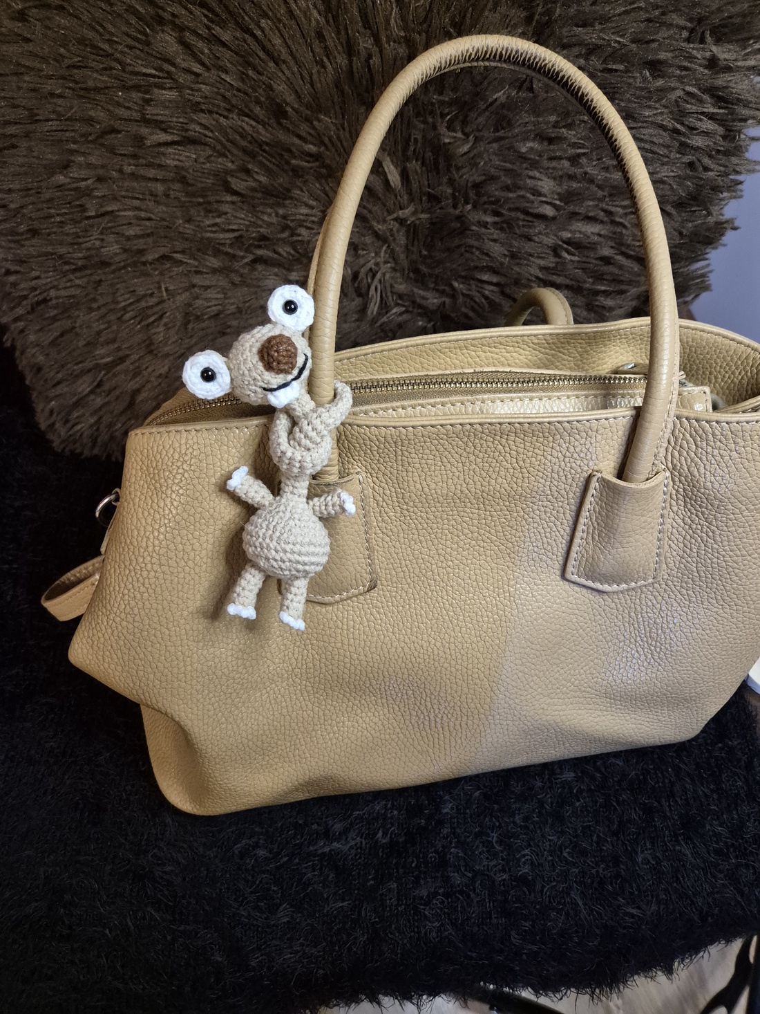 Sid Leneșul - genți și portofele - accesorii genți - breloc - Artynos.ro