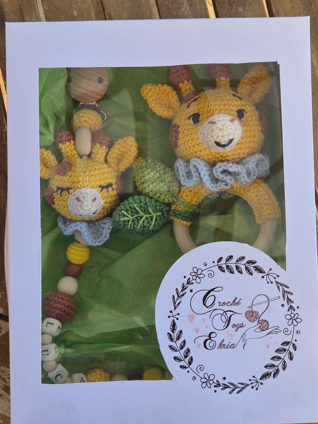 Set cadou bebelusi Girafă - jucării și echipamente pentru copii - jucării bebeluși - jucării de dentiție - Artynos.ro