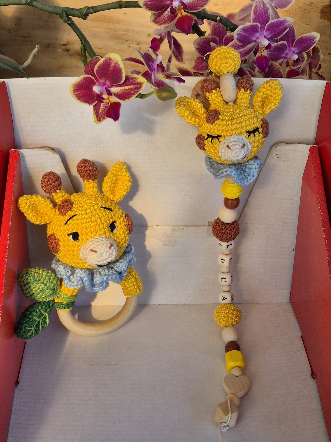 Set cadou bebelusi Girafă - jucării și echipamente pentru copii - jucării bebeluși - jucării de dentiție - Artynos.ro