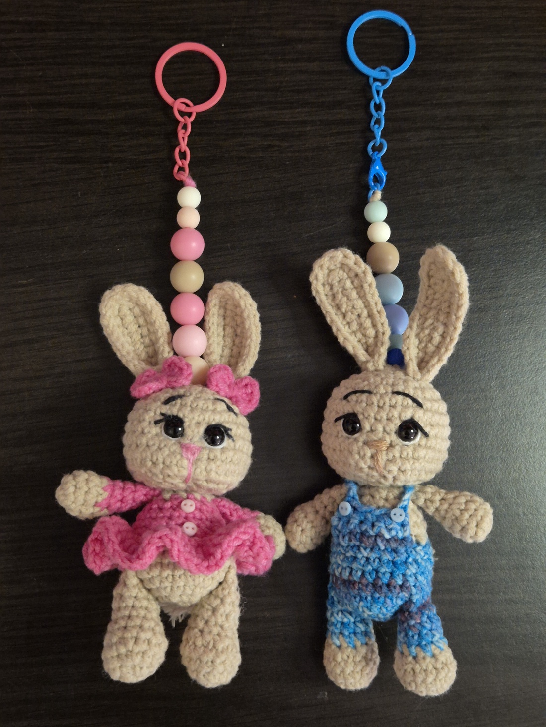 Breloc iepuraș croșetat - genți și portofele - accesorii genți - breloc - Artynos.ro