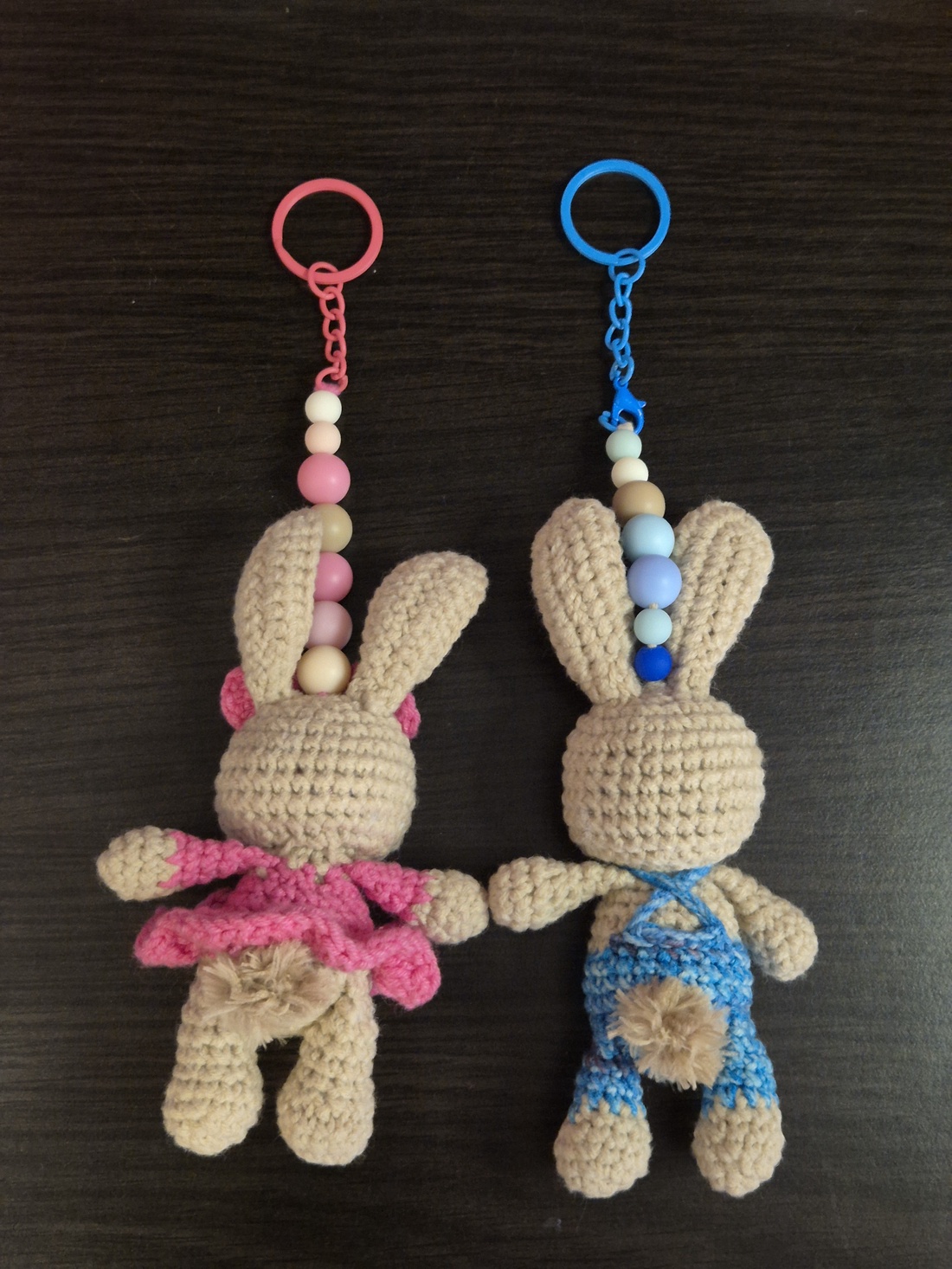 Breloc iepuraș croșetat - genți și portofele - accesorii genți - breloc - Artynos.ro