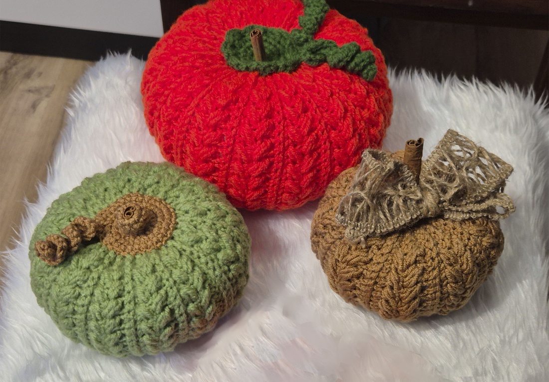 Set 3 dovleci croșetați - casă & stil de viață - decorațiuni de casă - decorațiuni de masă și rafturi - decorațiuni de masă - Artynos.ro