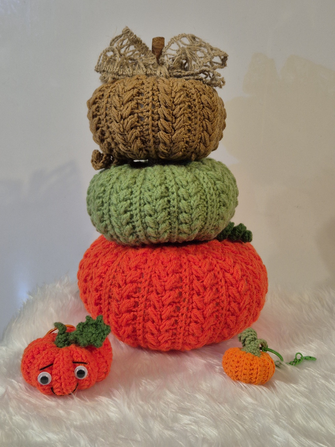 Set 3 dovleci croșetați - casă & stil de viață - decorațiuni de casă - decorațiuni de masă și rafturi - decorațiuni de masă - Artynos.ro