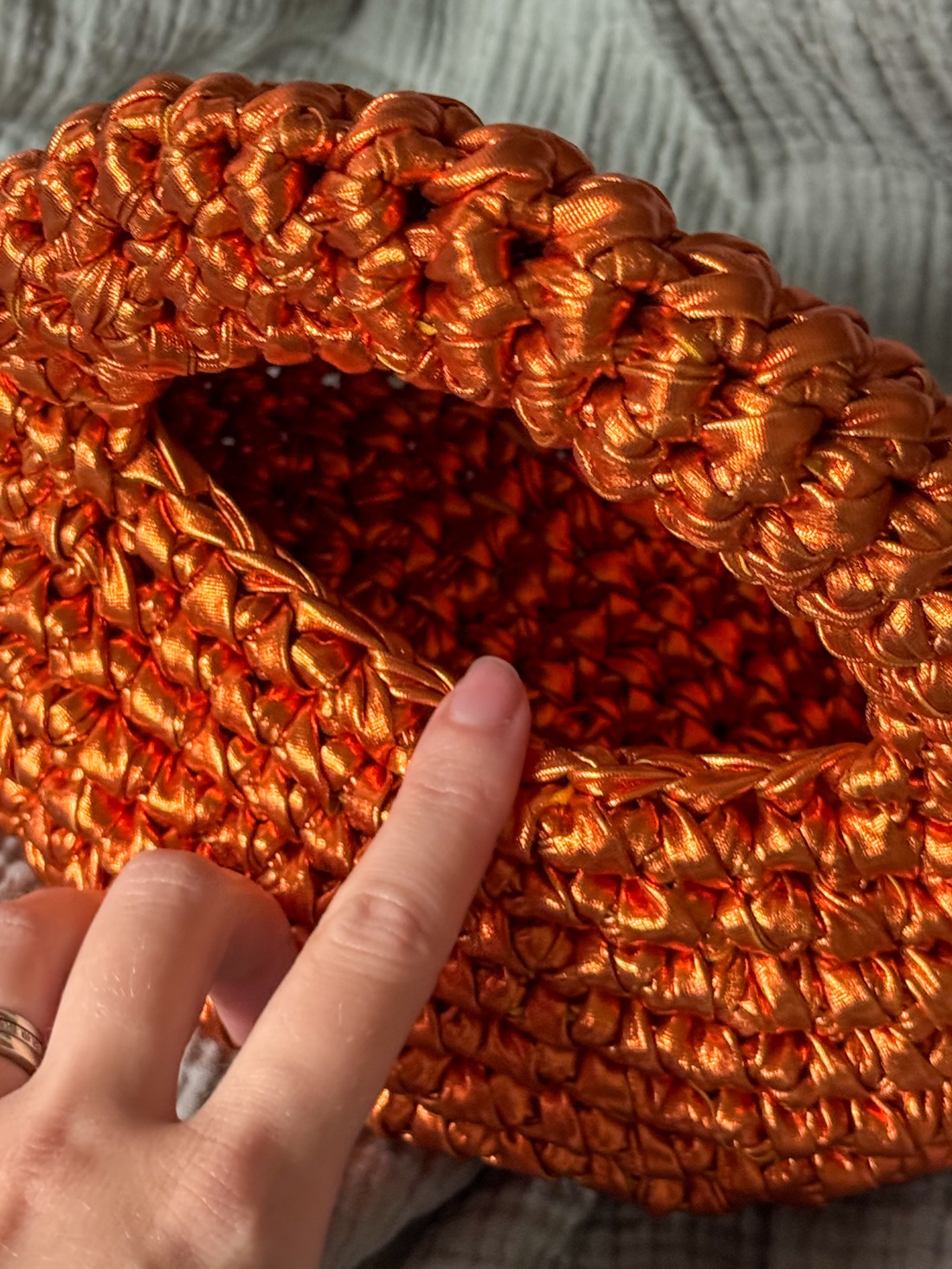 Geanta crosetata The life of a showgirl - genți și portofele - genți de mână și umăr - geantă casual - Artynos.ro