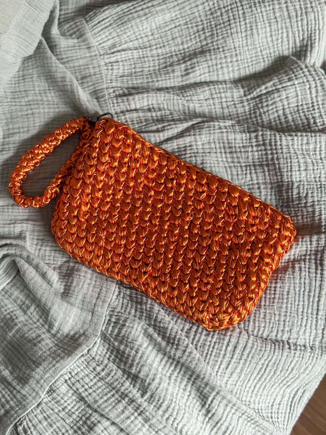 Geanta plic crosetata The life of the showgirl - genți și portofele - genți de mână și umăr - geantă casual - Artynos.ro