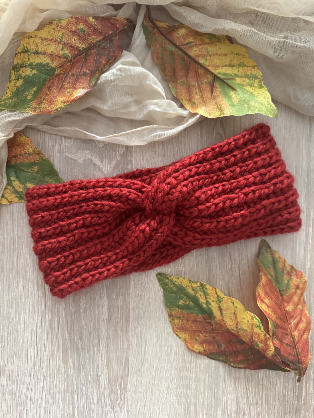 Bentita crosetata din lana merino - îmbrăcăminte și modă - eșarfe, pălării, fularuri - căciulă - Artynos.ro