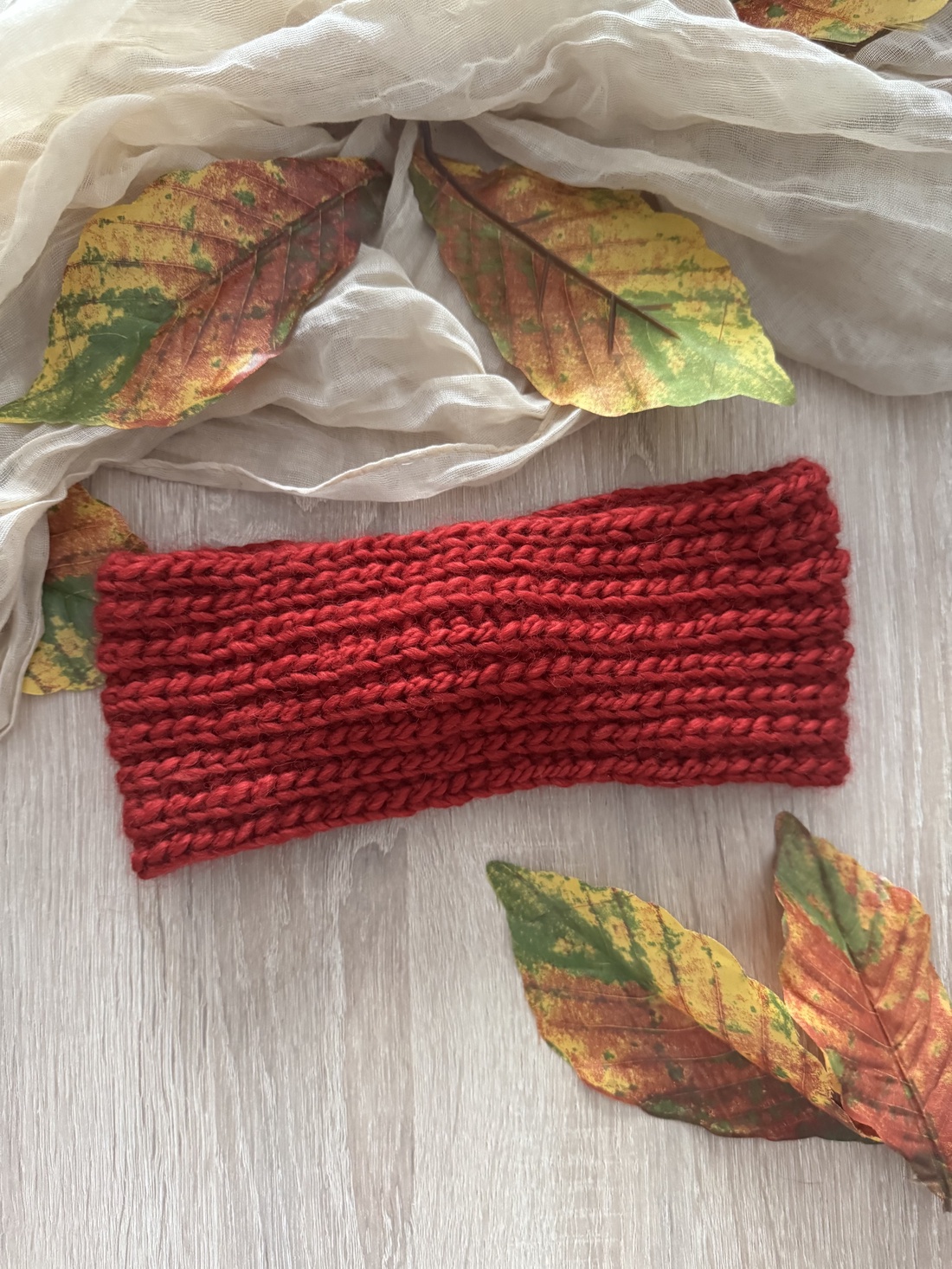 Bentita crosetata din lana merino - îmbrăcăminte și modă - eșarfe, pălării, fularuri - căciulă - Artynos.ro