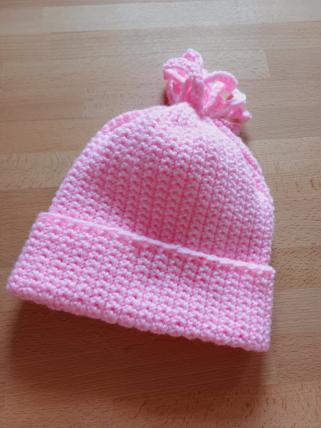 Caciula roz cu moate - îmbrăcăminte și modă - haine bebeluși și copii - pălărie bebeluși - Artynos.ro