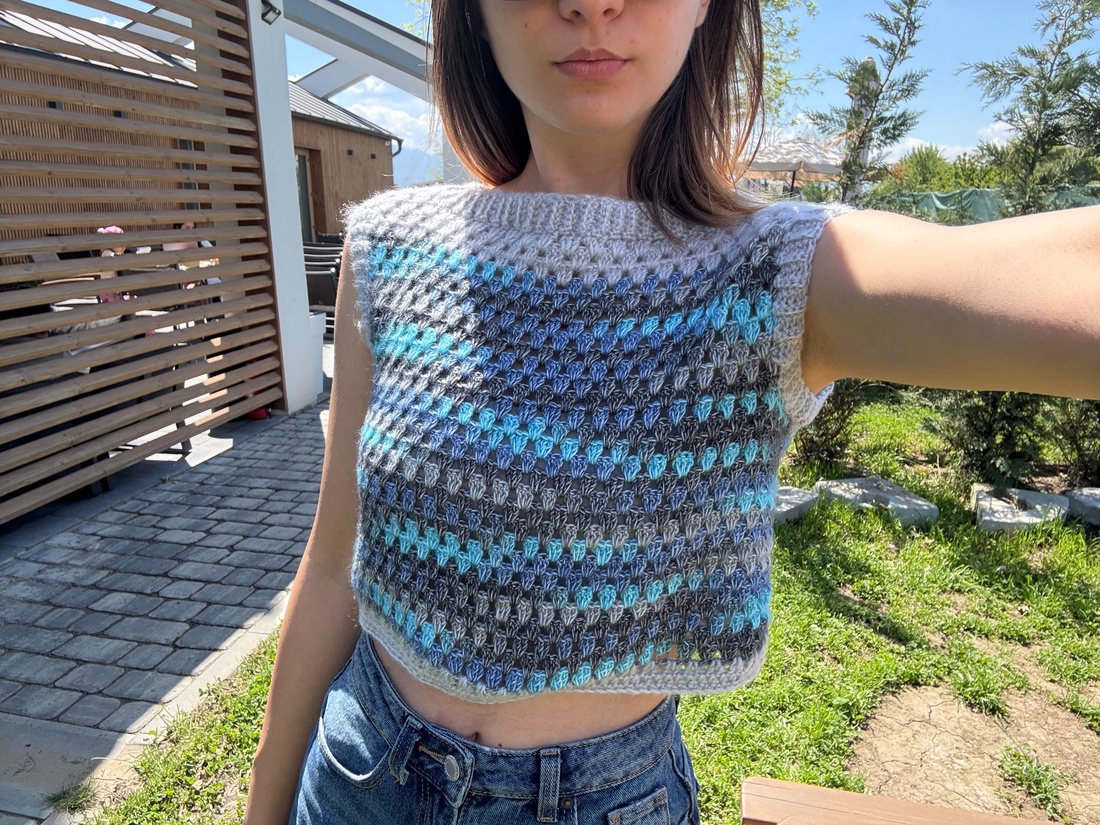 Vesta cropped crosetata - îmbrăcăminte și modă - haine damă - bluze damă - Artynos.ro Vesta cropped crosetata - îmbrăcăminte și modă - haine damă - bluze damă - Artynos.ro