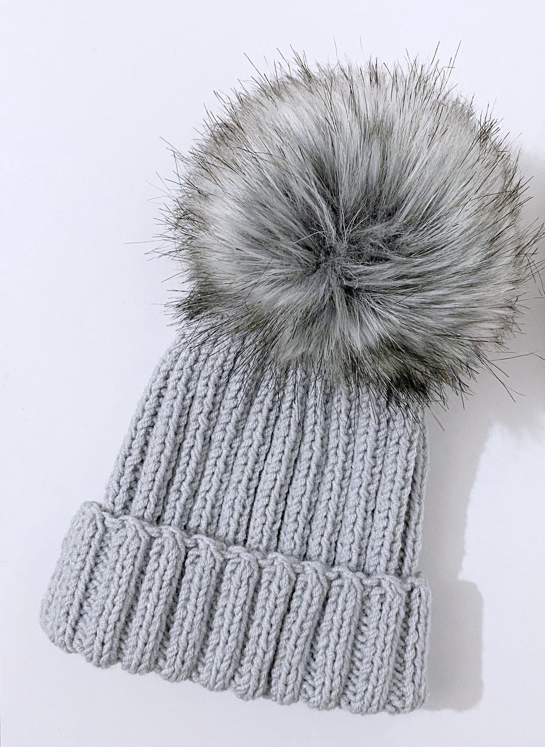 Caciula tricotata - îmbrăcăminte și modă - eșarfe, pălării, fularuri - căciulă - Artynos.ro