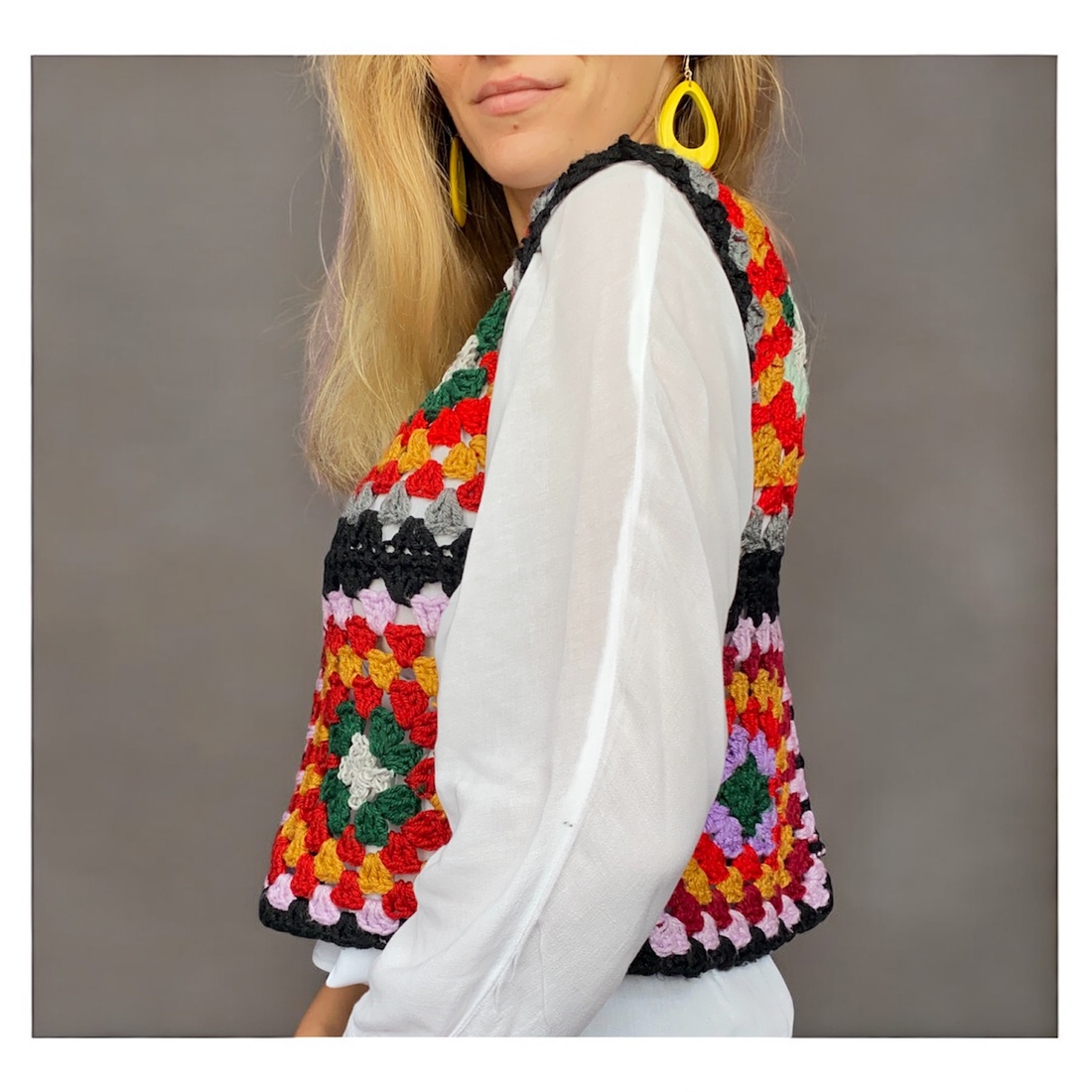 Vestă croșetată - îmbrăcăminte și modă - haine damă - vestă femei - Artynos.ro Vestă croșetată - îmbrăcăminte și modă - haine damă - vestă femei - Artynos.ro
