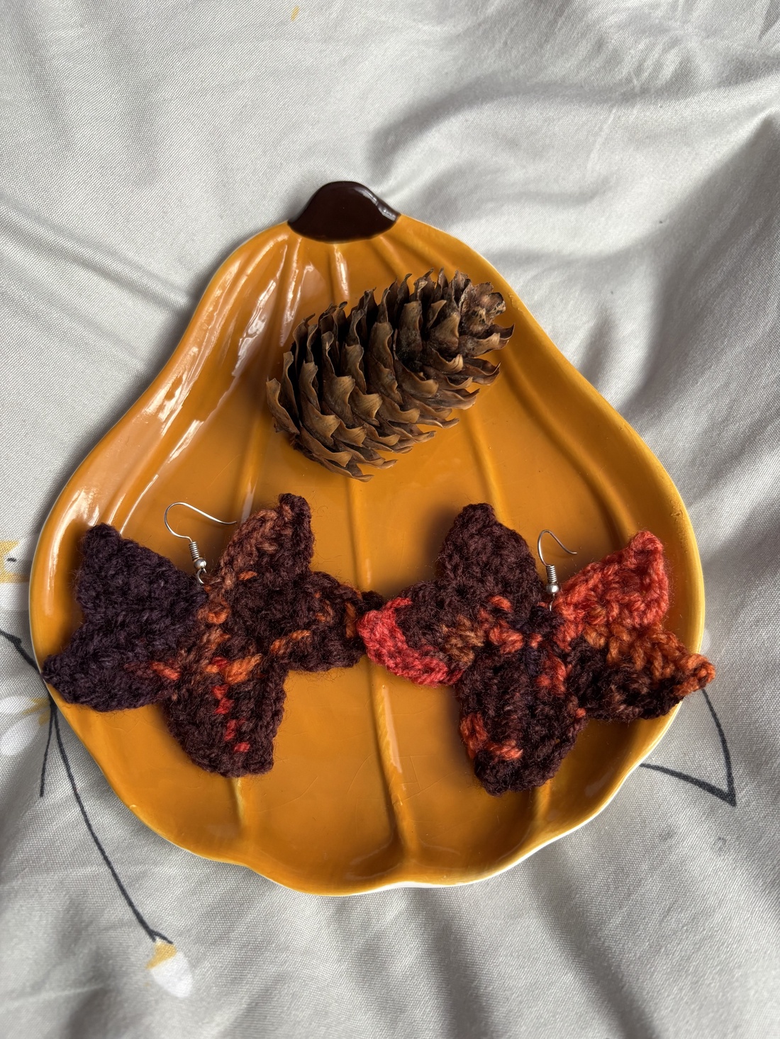 Cercei frunze - bijuterii - cercei - cercei croșetați - Artynos.ro