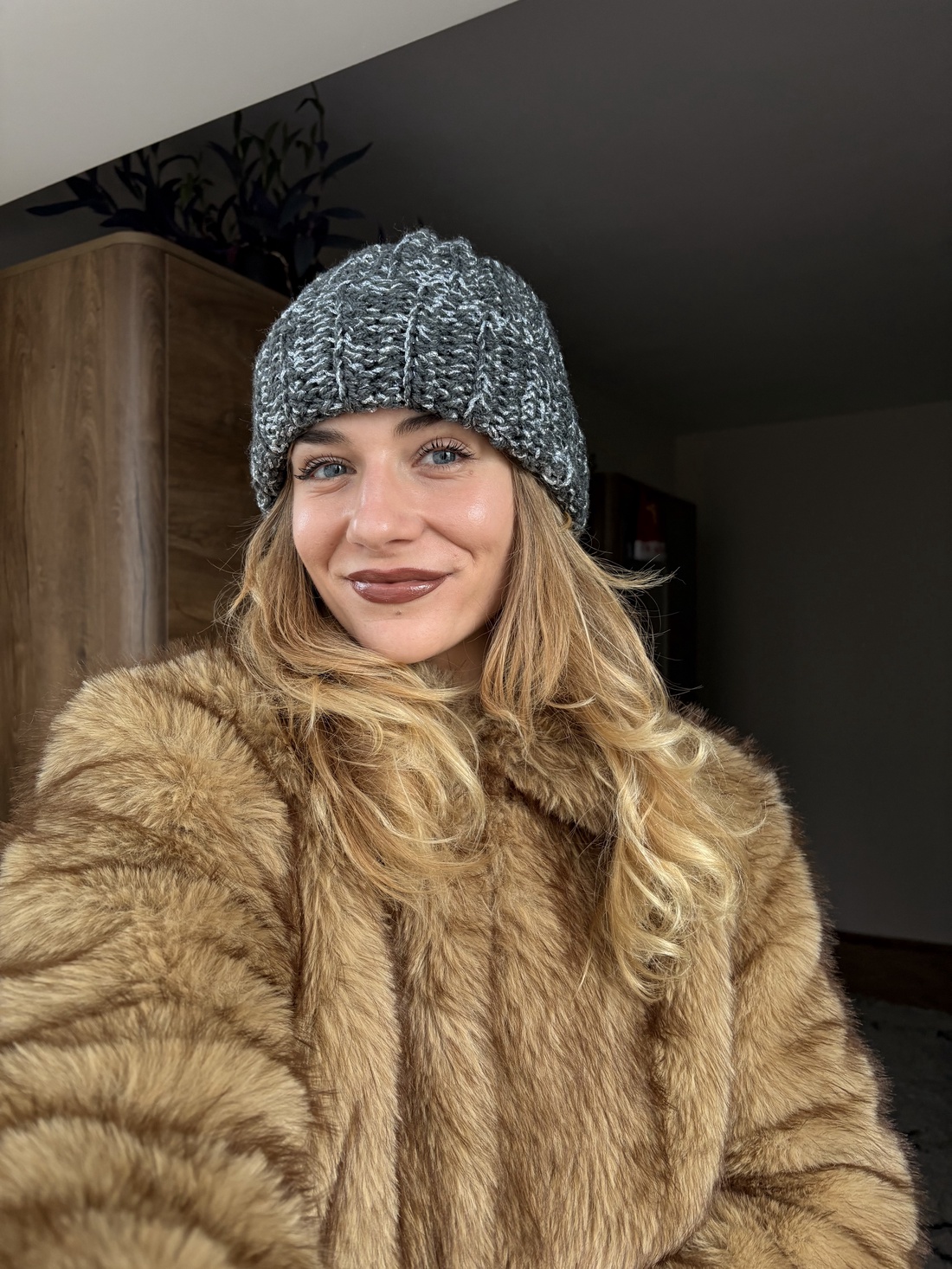 Caciula sclipitoare - îmbrăcăminte și modă - eșarfe, pălării, fularuri - căciulă - Artynos.ro