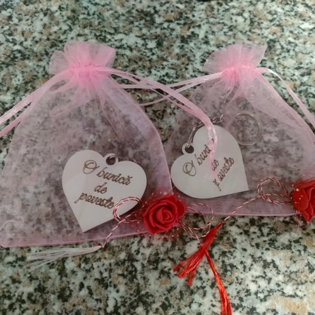 Breloc personalizat - geantă și husă - accesorii genți - breloc - Artynos.ro Breloc personalizat - geantă și husă - accesorii genți - breloc - Artynos.ro