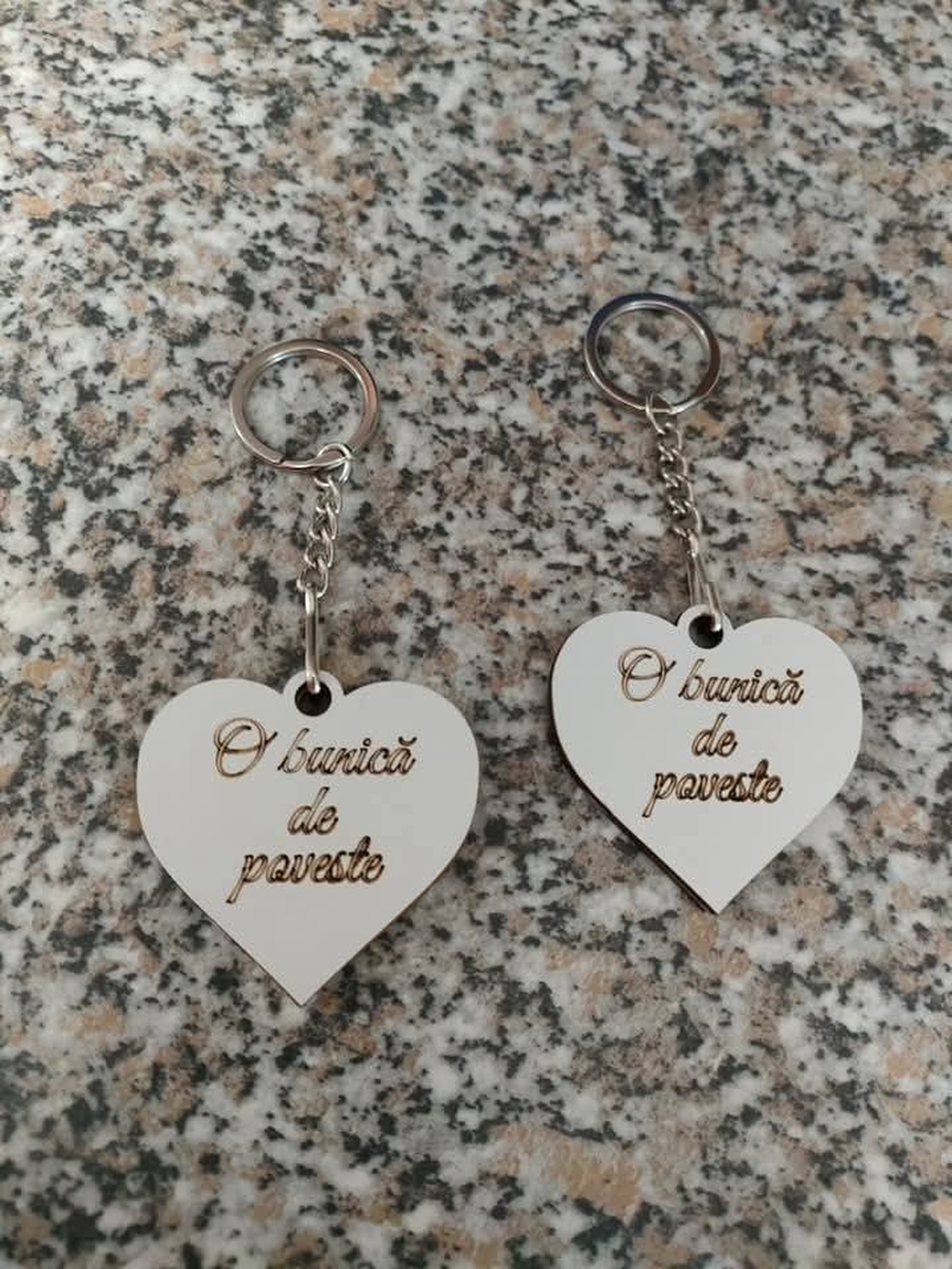 Breloc personalizat - geantă și husă - accesorii genți - breloc - Artynos.ro Breloc personalizat - geantă și husă - accesorii genți - breloc - Artynos.ro