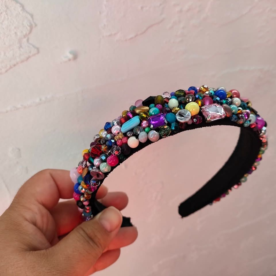 Cordeluță cu mărgele multicolore  - îmbrăcăminte și modă - accesorii păr - accesorii de păr - Artynos.ro